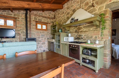 Monte San Savino House | Vacation Home 'La Limonaia' with Pool, Private Terrace & Wi-Fi