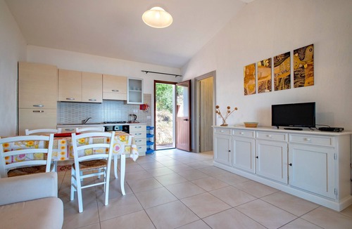 Paduledda House | Vacation Home "la casa del guardiano della torre 2" with Sea View