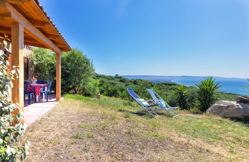 Paduledda House | Vacation Home "la casa del guardiano della torre 2" with Sea View