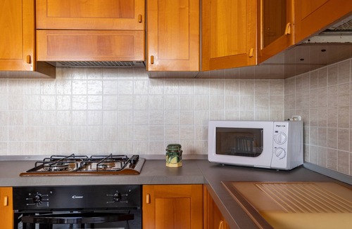Capri Leone House | Vacation Home "La Casuzza Di Sara" with Private Terrace & Wi-Fi