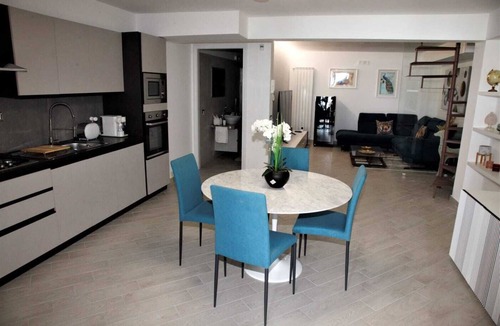 Aci Catena Condo | Vampolieri luxury home