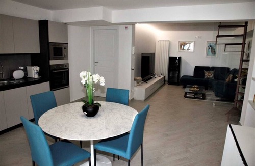 Aci Catena Condo | Vampolieri luxury home