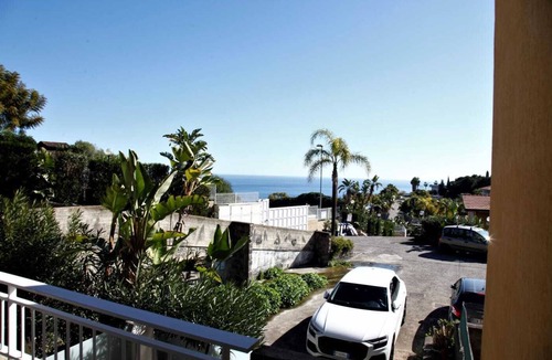 Aci Catena Condo | Vampolieri luxury home