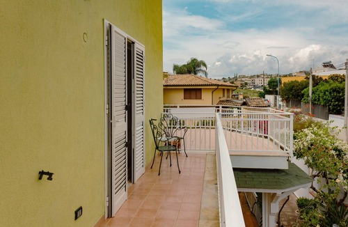 San Leone Apartment | Vbeb Macrame Rooms Agrigento Double Room '1' with Balcony, Wi-Fi and Air Conditioning
