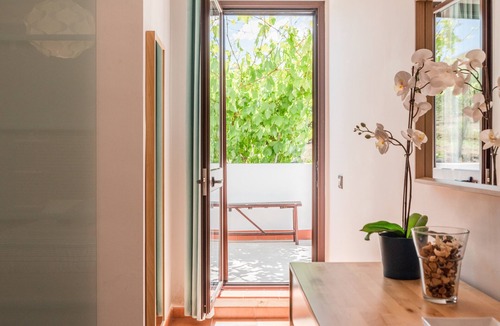 Montallegro Apartment | 'Veranda' Room with Mountain View, Wi-Fi and Air Conditioning