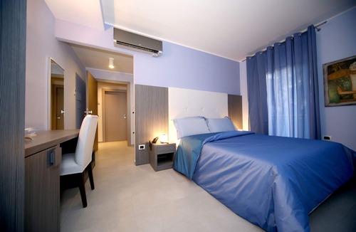 Castello di Cisterna Hotel | Victoria Hotel