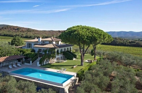 Castiglione della Pescaia Villa | Villa Pescaia 10 is a recently renovated villa located near the town of Castiglione della Pescai...