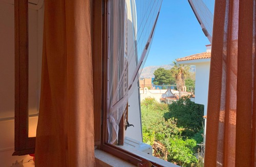 Carini Villa | Villa 100m walking to beach, private parking