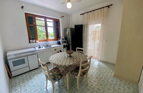 Carini Villa | Villa 150 meters from the sea and 5 km from the airport. Villa Melina.