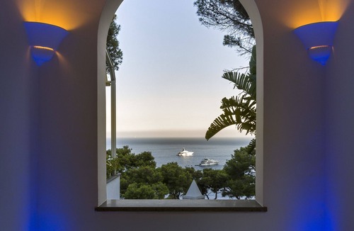 Capri Villa | Villa Afrodite with Jacuzzi, Sea view, Parking, Near the Beach