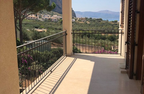 Macari Villa | Villa Aileen in a subtropical garden near the most beautiful beach in Italy