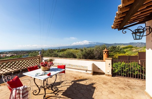 Giardini Naxos Villa | Villa Alba 12, Emma Villas