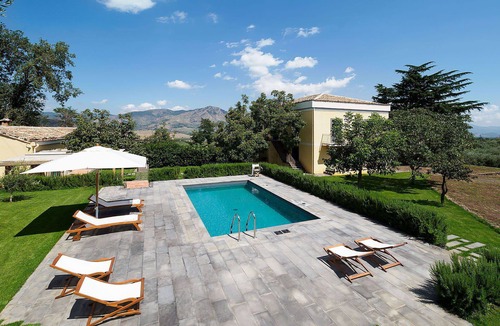 Montelaguardia Villa | Villa Alcantara with heated pool - My Rental Homes