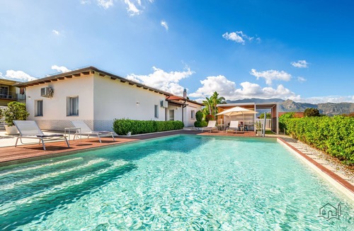Alcamo Villa | Villa Ametista: Private Pool Holiday Home