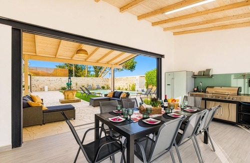 Ragusa Villa | Villa Amira by Villa Plus