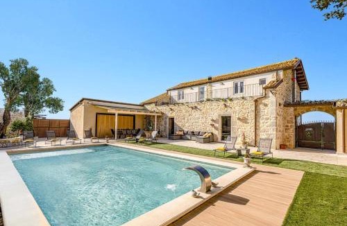 Ragusa Villa | Villa Amira by Villa Plus