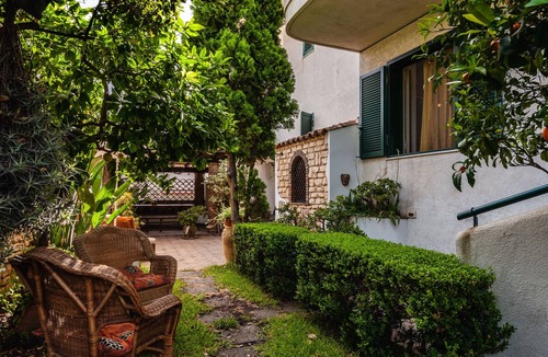 Torre Archirafi Villa | Villa Amunì con giardino by Wonderful Italy