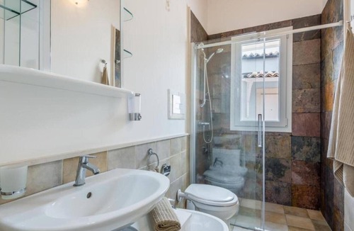 Chiaramonte Gulfi Villa | Villa 'Arancione' with View Over the Shared Pool, Wi-Fi and Air Conditioning