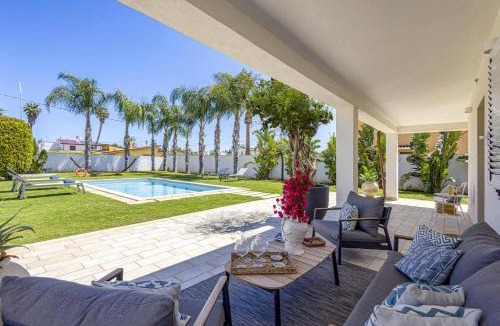 Arenella Villa | Villa Arenella by Villa Plus