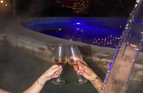 Montemiletto Villa | Villa Aresini Relais & Spa room with private outdoor Jacuzzi