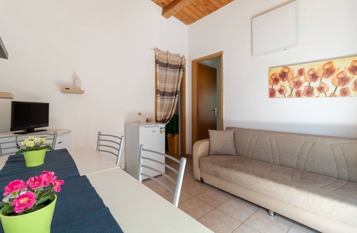 Ragusa Villa | Villa "Arianna" with Shared Heated Pool, Private Terrace & Wi-Fi