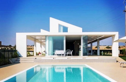 Ragusa Villa | Villa Arillà: pool, padel, sea and relaxation