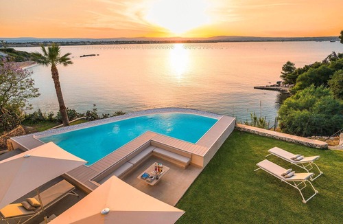 Syracuse Villa | Villa Artemare - Isola ,Sicily