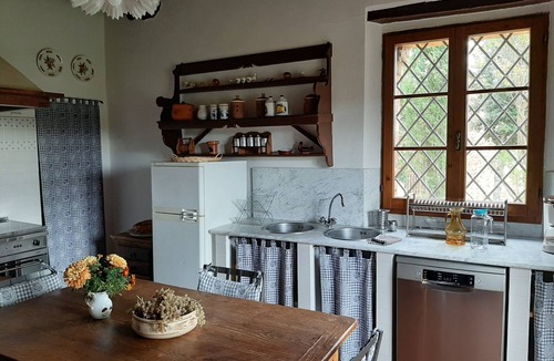 Montefollonico House | Villa Banditello, secluded, panoramic view over Montepulciano valley.