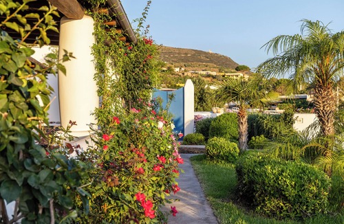 Malfa Villa | Villa Beatrice - Aeolian villa with view and large garden close to the sea