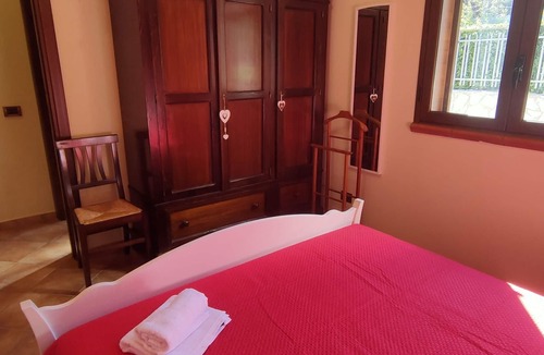 Torre Colonna-sperone Villa | Villa Belvedere di Altavilla with Pool and Near The Sea