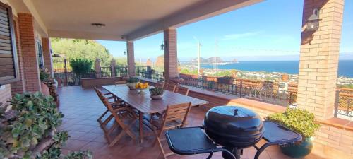 Torre Colonna-sperone Villa | Villa Belvedere di Altavilla with Pool and Near The Sea