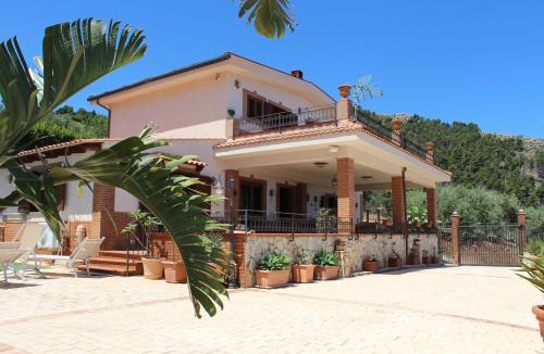 Torre Colonna-sperone Villa | Villa Belvedere di Altavilla with Pool and Near The Sea