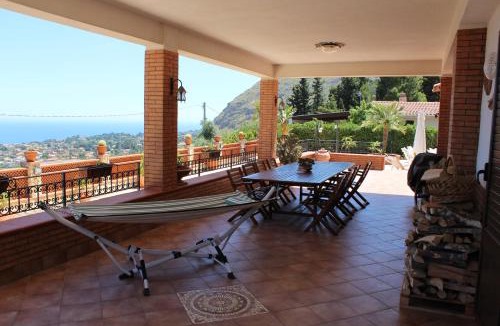 Torre Colonna-sperone Villa | Villa Belvedere di Altavilla with Pool and Near The Sea