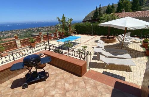 Torre Colonna-sperone Villa | Villa Belvedere di Altavilla with Pool and Near The Sea