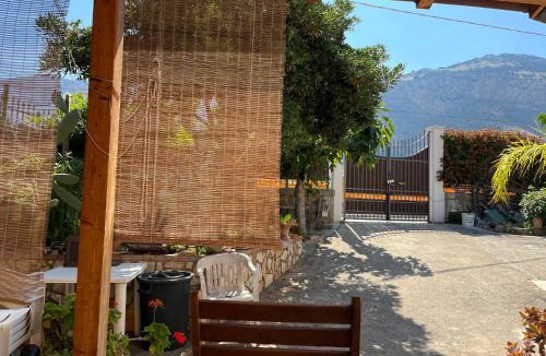 Capaci House | VILLA BUTTERFLY 1 sea and history