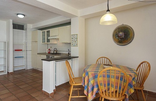 Recco Villa | Villa Calida: A welcoming three-story villa which faces the sun and the sea, with Free WI-FI.