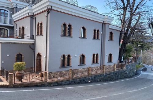 Zafferana Etnea Villa | Villa 'Carlotta' with Sea View, Wi-Fi and Air Conditioning