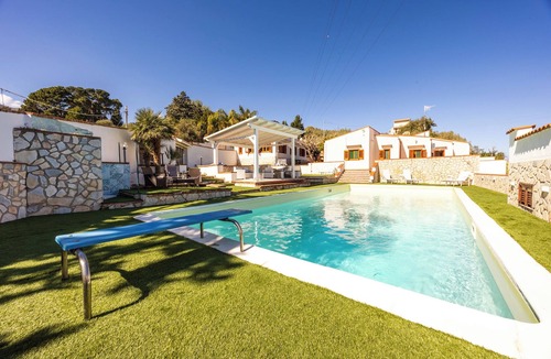 Trabia Villa | Villa Casty by the Sea with Private Pool