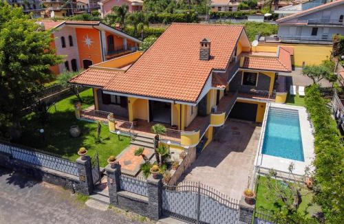 Mascali Villa | Villa Cesare