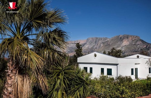 Partinico Villa | Villa "Chianurrè Verde" with Pool, Garden & Wi-Fi