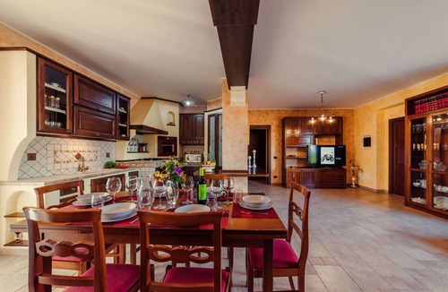 Solarino Villa | Villa Clara – Country Retreat