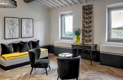 Sarteano Villa | VILLA CORTE ANTICA - Seven Bedroom Villa, Sleeps 15