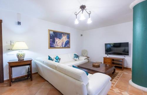 Partinico Villa | Villa Dalia con piscina