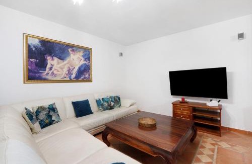 Partinico Villa | Villa Dalia con piscina