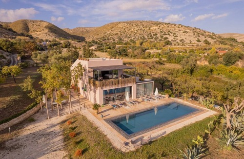 Avola Villa | Villa Dama - Luxury Escape