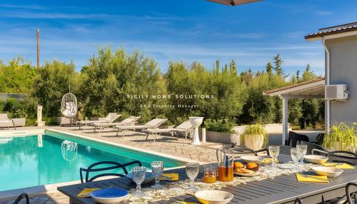 Partinico Villa | Villa degli Ulivi con Piscina salata By Sicily Home Solutions