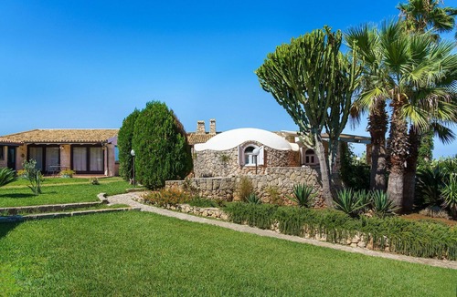 Syracuse Villa | Villa del Mito - Holiday Villa Rental by the Sea in Plemmirio, Sicily