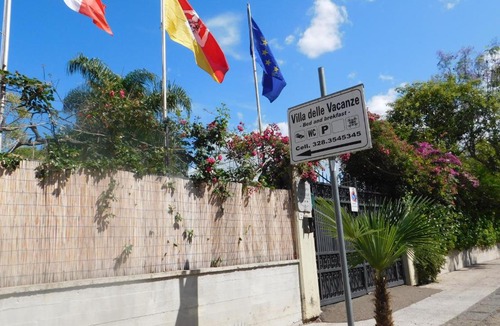 Fiumefreddo di Sicilia Bed & Breakfast | Villa delle Vacanze
