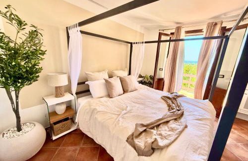 Marsala Bed & Breakfast | Villa Demirà - Boutique Rooms & Panoramic Pool