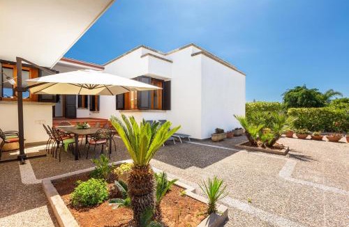 Castrignano del Capo House | Villa di Carmen by BarbarHouse